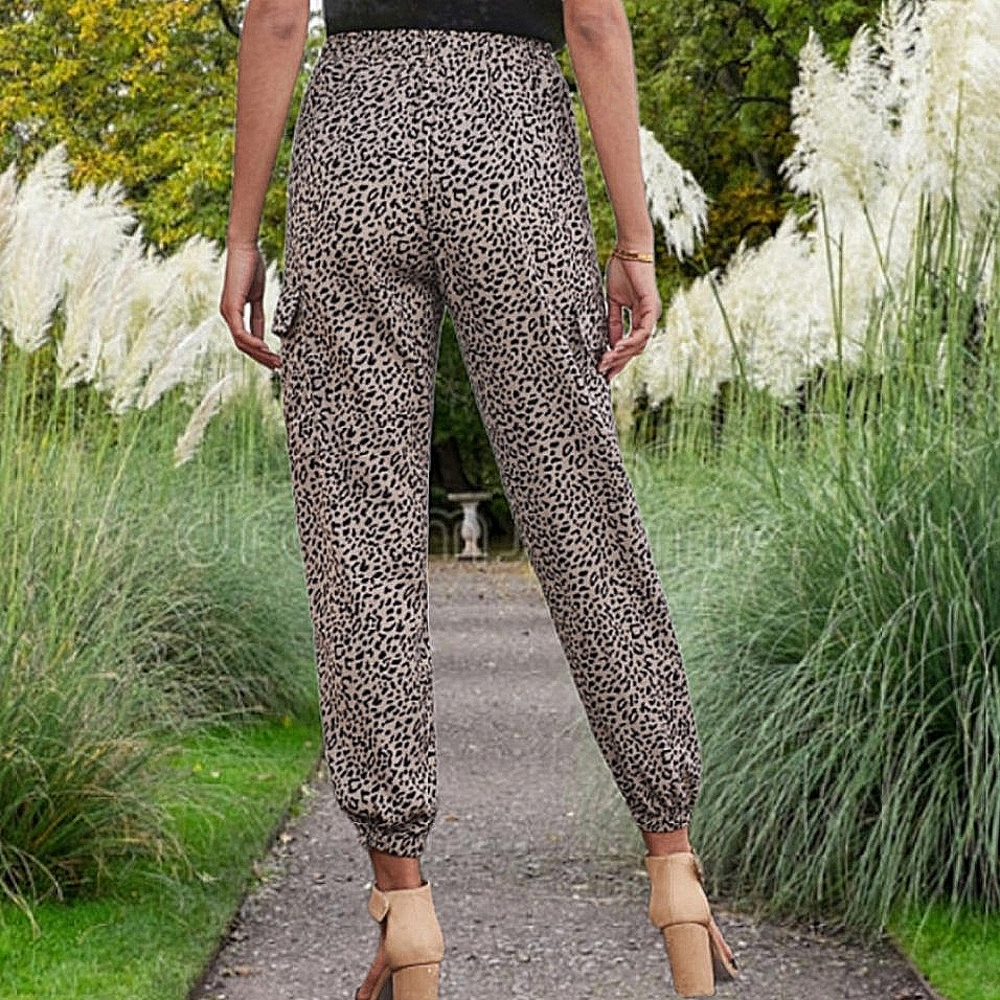 LEOPARD CROP ANKLE PANTS - Picture 4 of 5